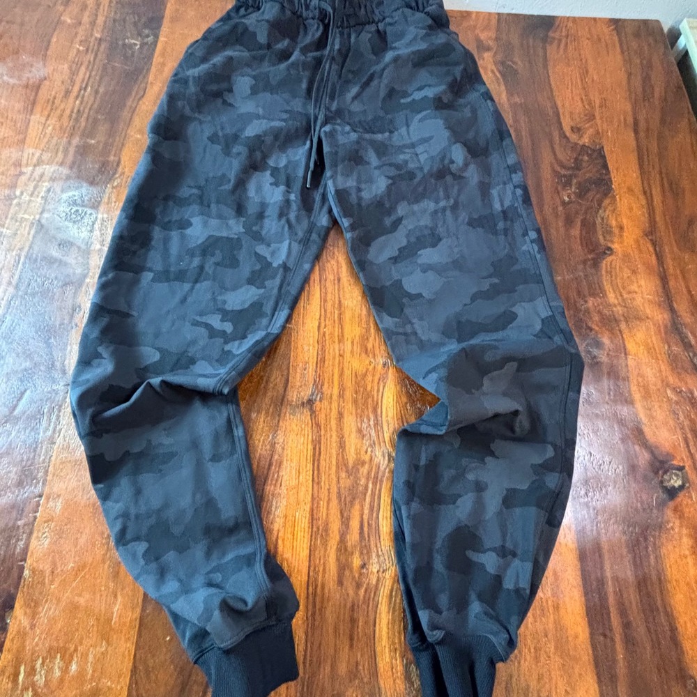 Lululemon Beyond the Studio Jogger 4 Camo Deep Coal Multi Black‎ Gray Joggers